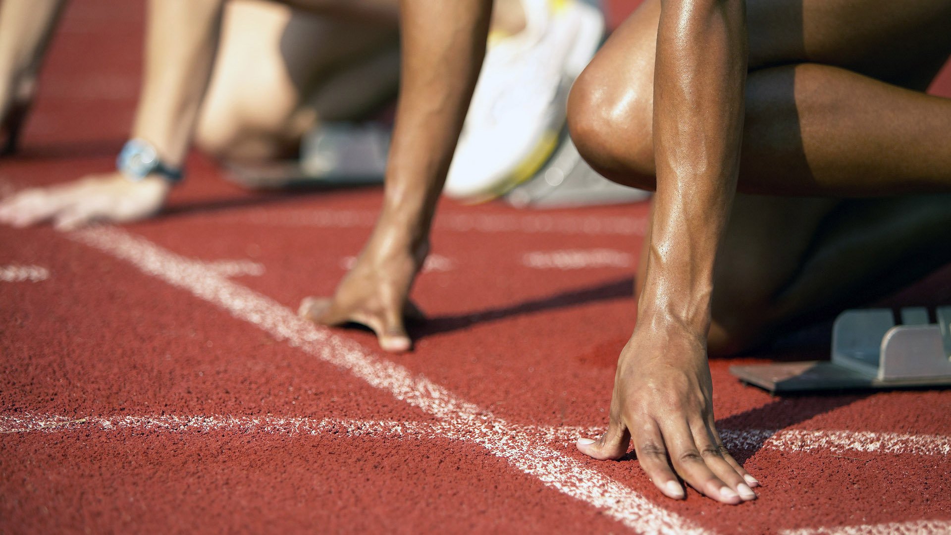 裁判争议：比赛中的争议判罚剖析，比赛裁判不公平怎么办